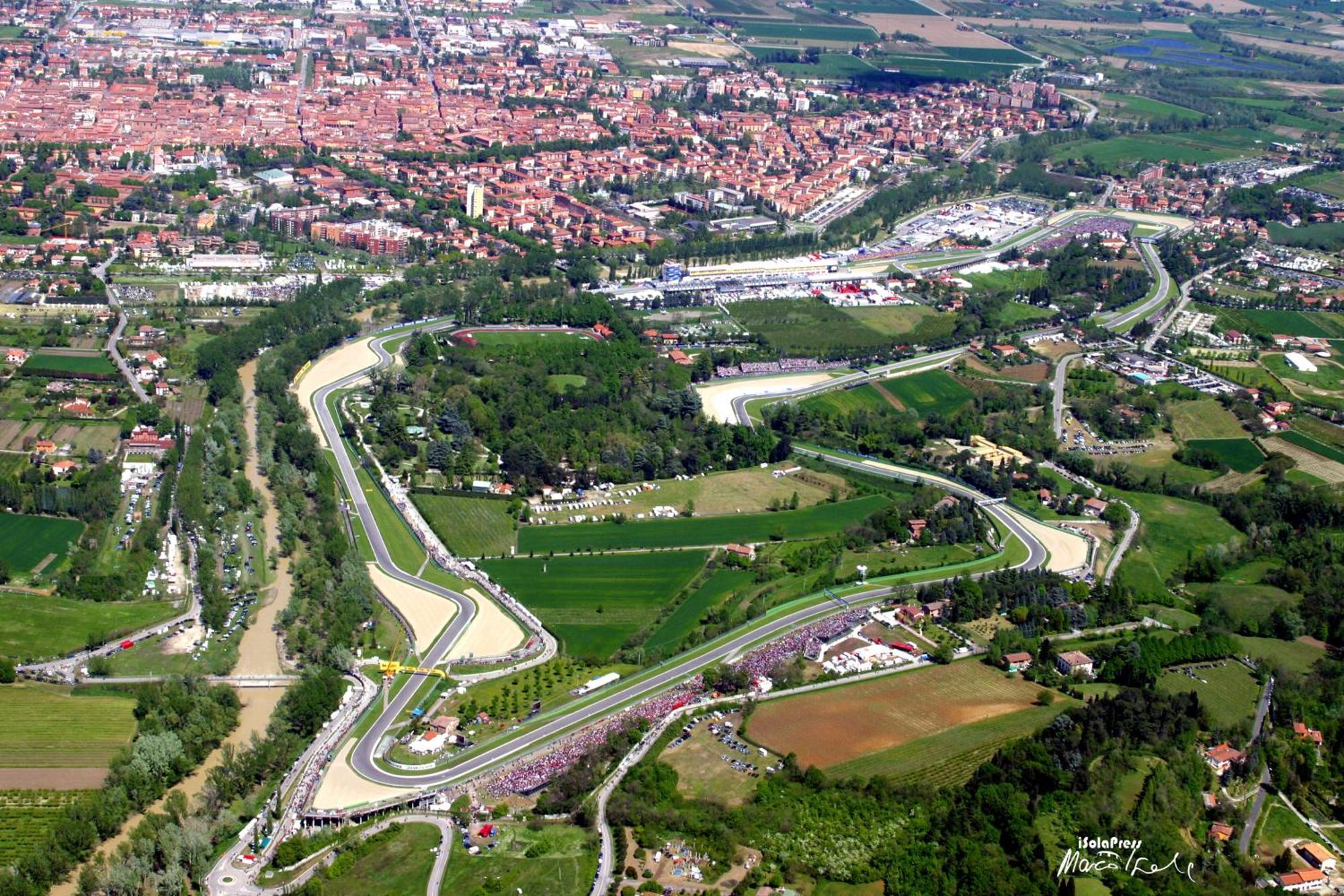 Le Due Corti Centro Storico - Autodromo Imola Exterior foto